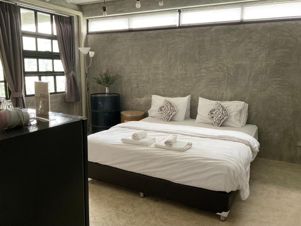 Rumpai Loft Habitat Chiang Mai Extérieur photo