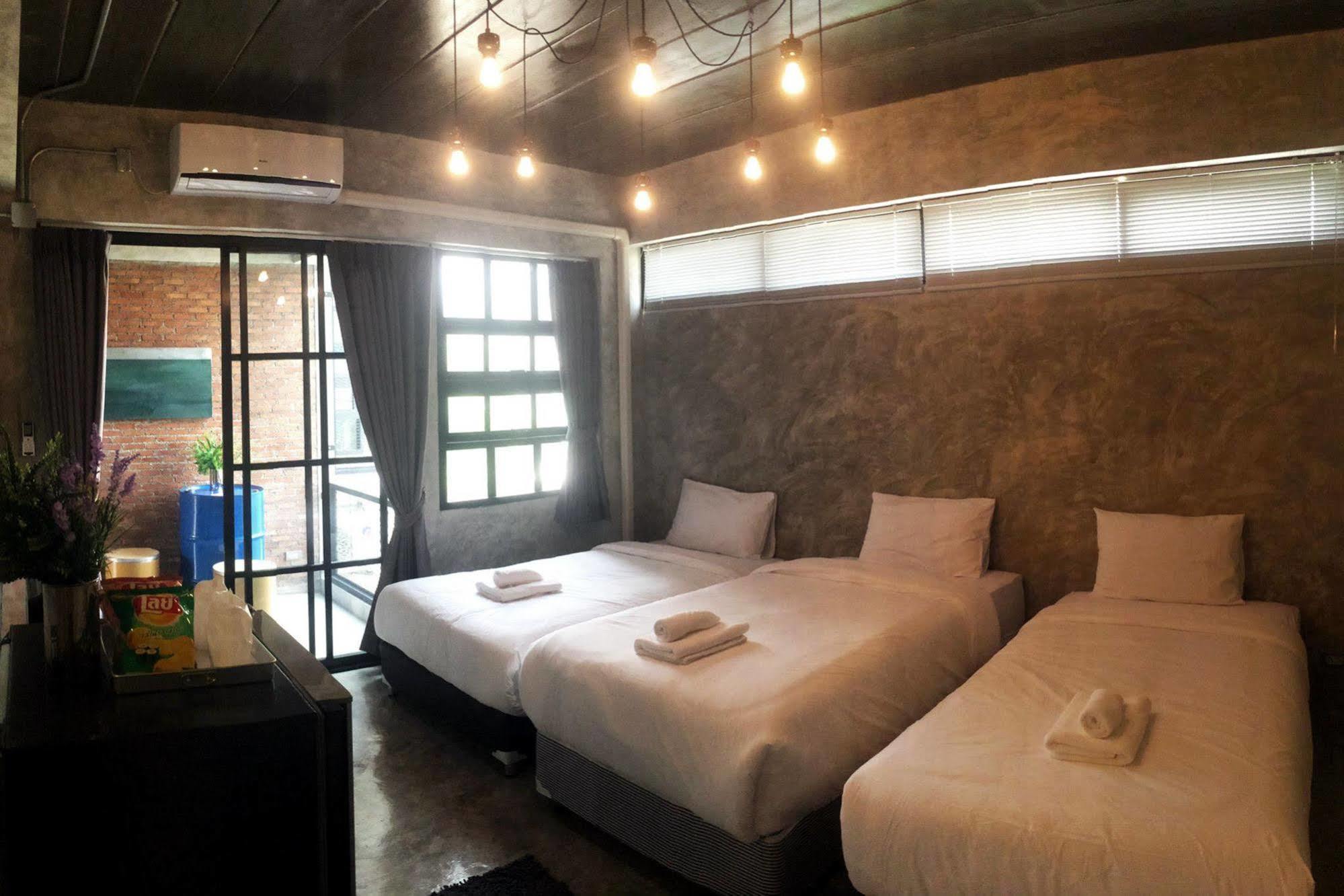 Rumpai Loft Habitat Chiang Mai Extérieur photo