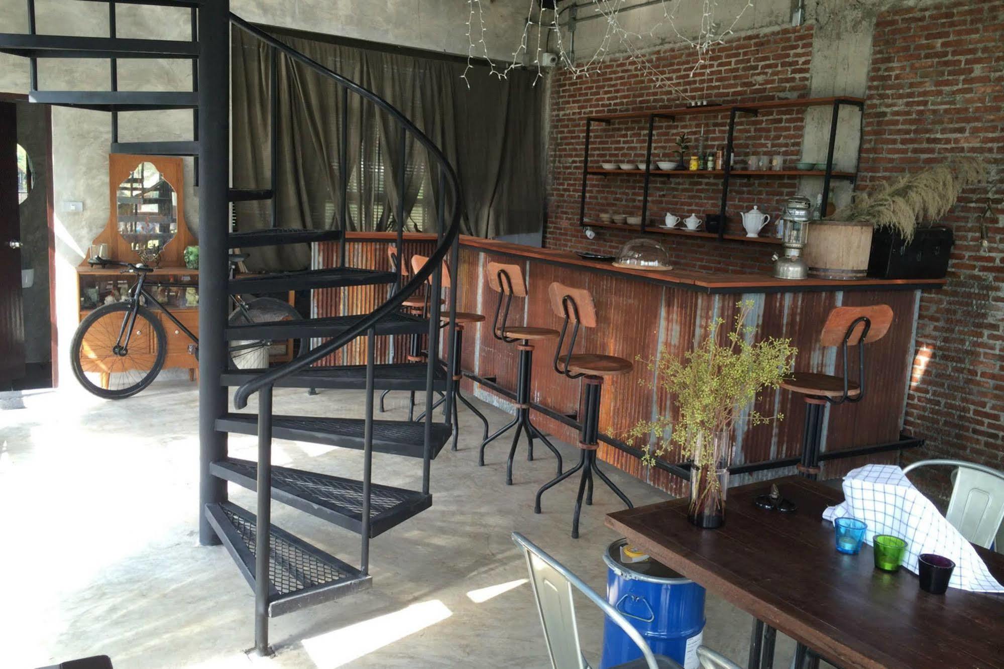 Rumpai Loft Habitat Chiang Mai Extérieur photo